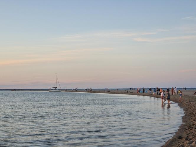 To już koniec sezonu nad morzem? Plaża opustoszała!