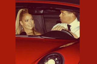 Ona dostała drogie Porsche, on został obdarowany klasykiem. Tak kochają się Jennifer Lopez i Alex Rodriguez
