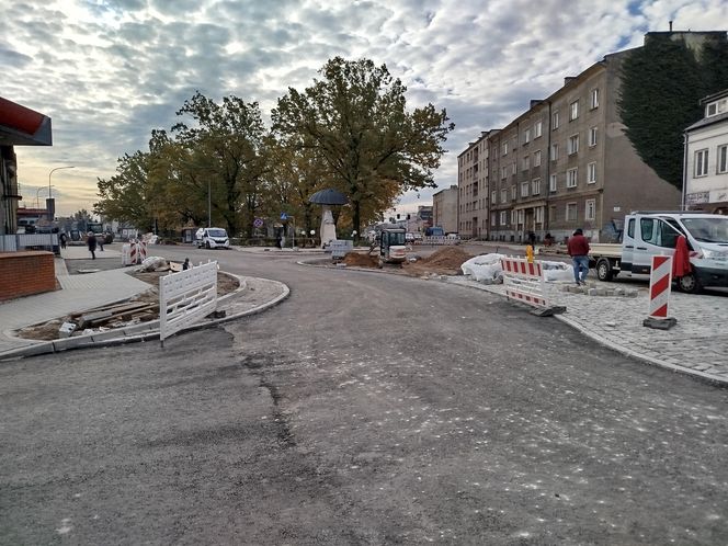 Na ul. Floriańskiej w Siedlcach powstaje nowe rondo ósemkowe i nowa nawierzchnia