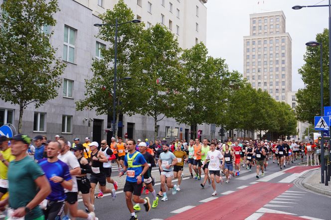 Uczestnicy Maratonu Warszawskiego 2025