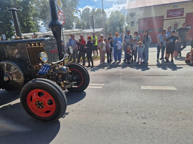 XXIII Międzynarodowy Festiwal Starych Ciągników i Maszyn Rolniczych im. Jerzego Samelczaka. Zdjęcia z parady i terenu festiwalu