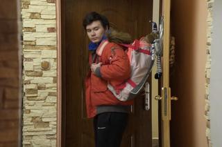 Tak w pierwszych odcinkach wyglądał Conan Kaźmierski z programu Królowe życia. Nie do poznania!