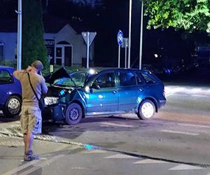 Wypadek na Konstytucji w Starachowicach. Zderzył się Volkswagen i Skoda