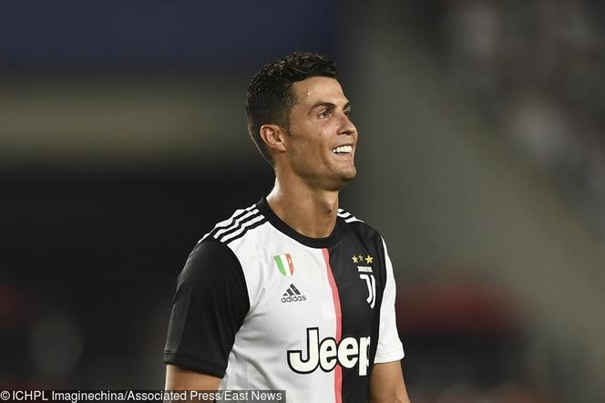 Cristiano Ronaldo tańczy w rytm popularnej melodii. Kibice płaczą ze śmiechu [WIDEO]
