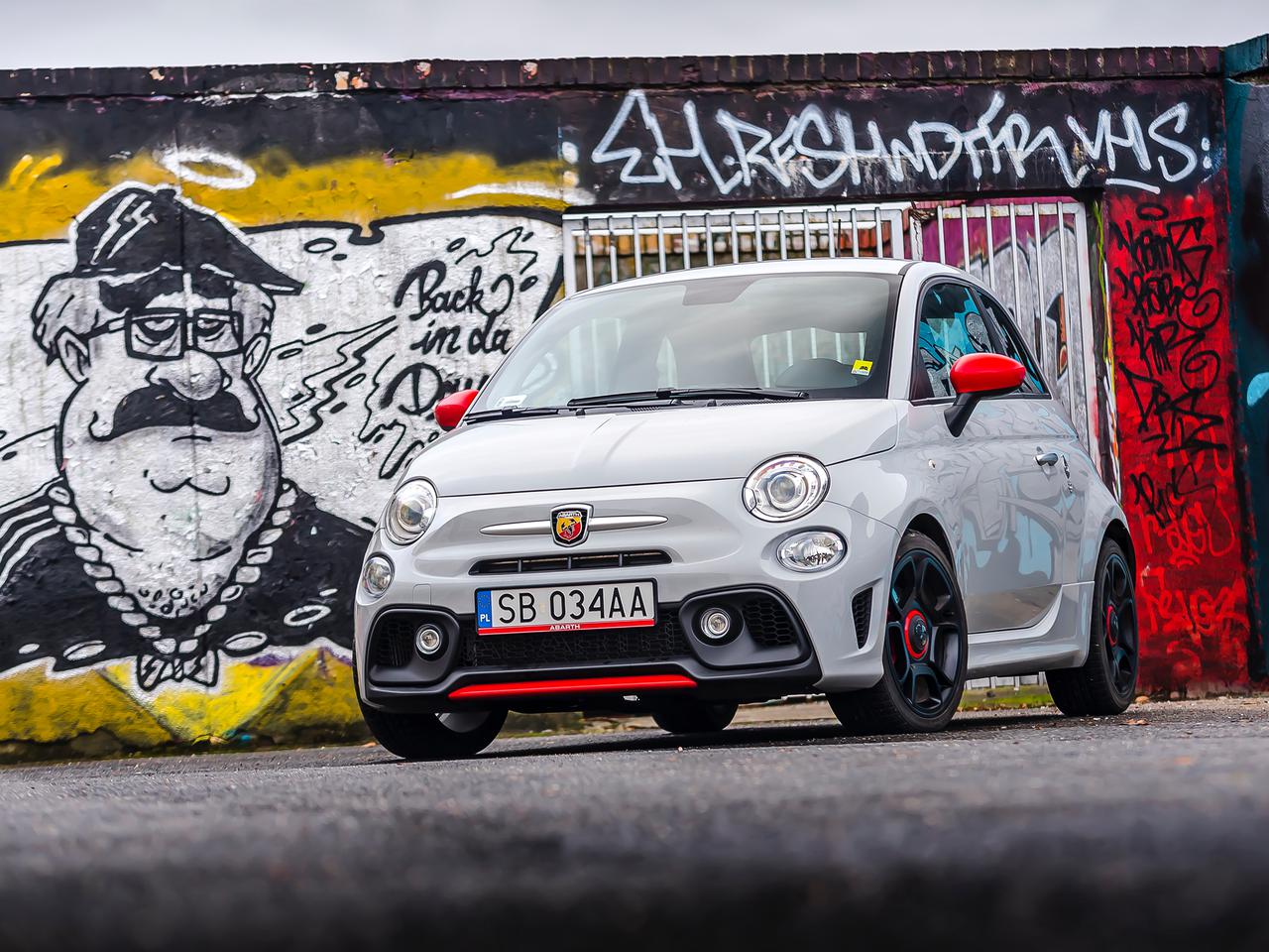 Ciasny, głośny i drogi, ale i tak chciałbyś nim jeździć! Abarth 595 Pista 1.4 T-Jet 165 KM MT5 - TEST, OPINIA, WIDEO