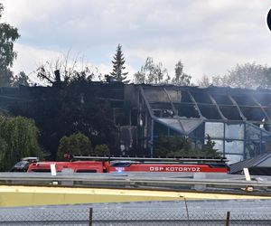 Warszawa. Pożar hal magazynowych w Kawęczynie [ZDJĘCIA]