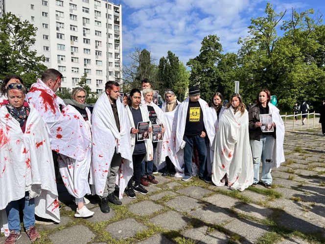 Protest na Cmentarzu Mauzoleum Żołnierzy Radzieckich w Warszawie (9.05.2025)