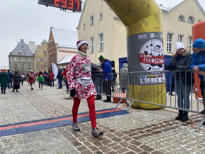 Bieg Mikołajów w Olsztynie 2023. Kilkaset osób pobiegło dla dzieci. Zobaczcie zdjęcia!