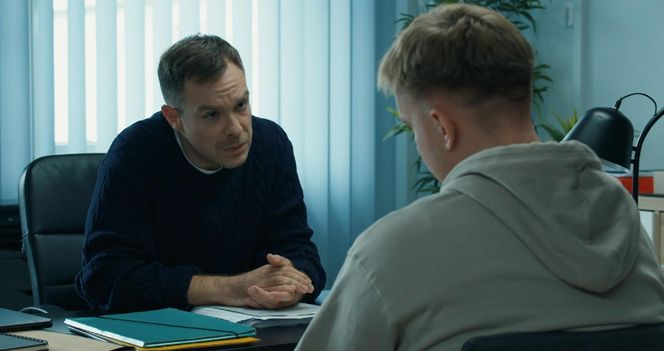 	Barwy szczęścia odc. 3186. Majak (Łukasz Borkowski), młody Leszek Szymański (Maciej Czerklański)