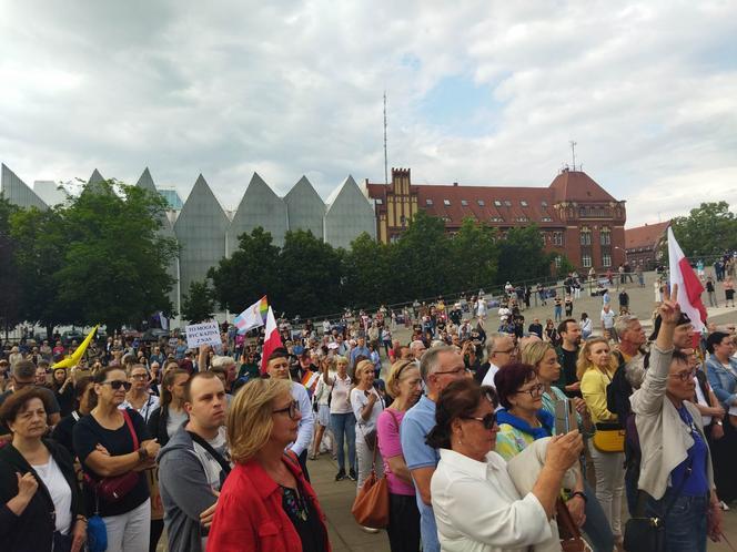 Protesty "Ani Jednej Więcej!" po śmierci Doroty.  Kobiety wyszły na ulice w całej Polsce  