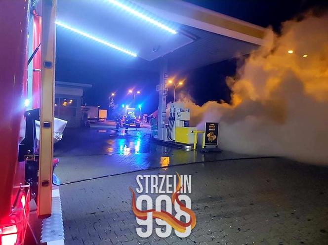 Groźny pożar na stacji benzynowej na autostradzie A4