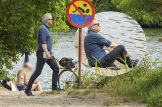 Rober Biedroń chłodził stopy w jeziorku. Odrobina szaleństwa w kampanii [TYLKO POPATRZ]