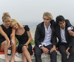 W obsadzie m.in. Emily Alyn Lind jako Cadence Sinclair Eastman, Shubham Maheshwari jako Gat Patil, Esther McGregor jako Mirren Sinclair Sheffield oraz Joseph Zada jako Johnny Sinclair Dennis. 
