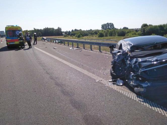 Wypadek na autostradzie A4, ucierpiał kierowca ciężarówki