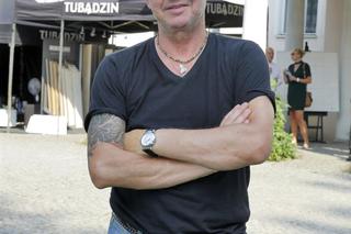 Dlaczego synowie Bogusława Lindy muszą ukrywać twarze? Aktor wyjawił prawdę