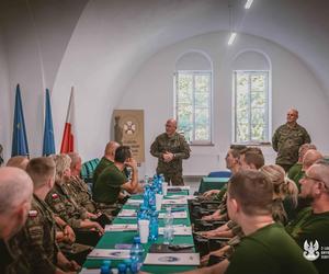 Terytorialsi, myśliwi, strażacy i policjanci poszukiwali osób zaginionych. Uczestników szkolenia odwiedził minister obrony narodowej