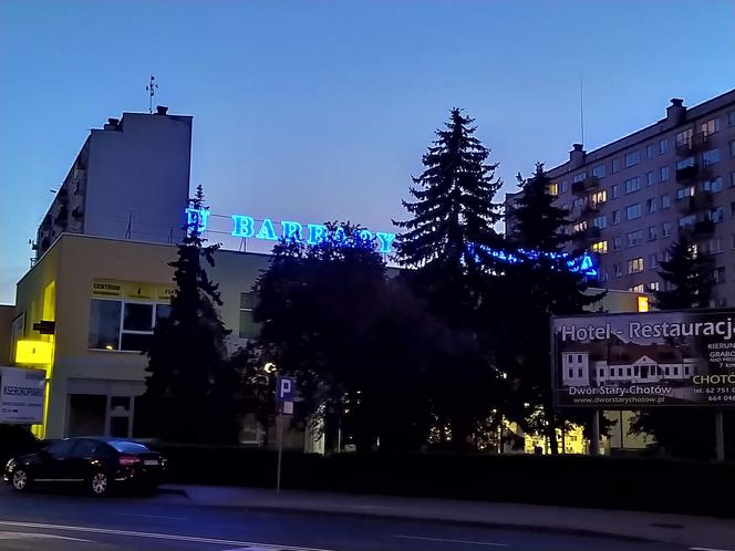 Historyczny neon znów rozświetla ulice Kalisza