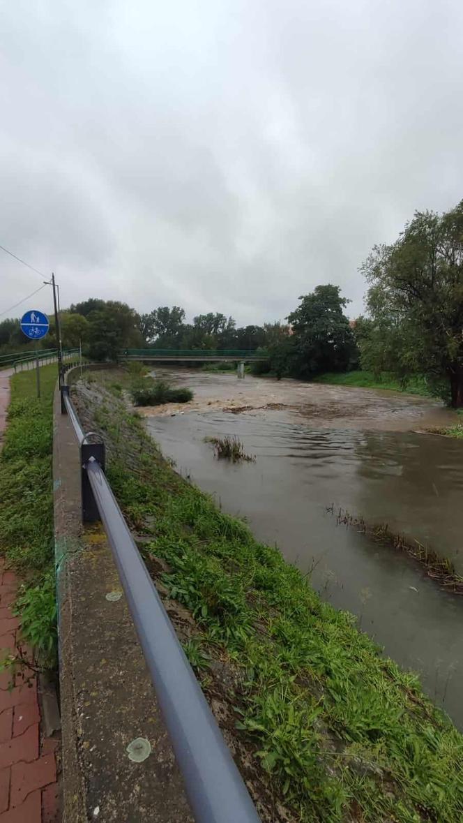 Ulewa w Kaliszu. Ponad 140 interwencji strażaków 