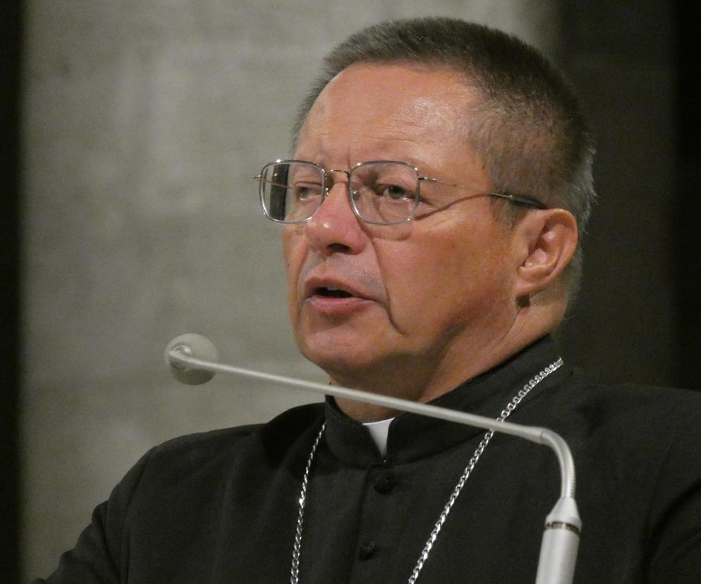 Kard. Ryś: jałmużna na operację małej Ady