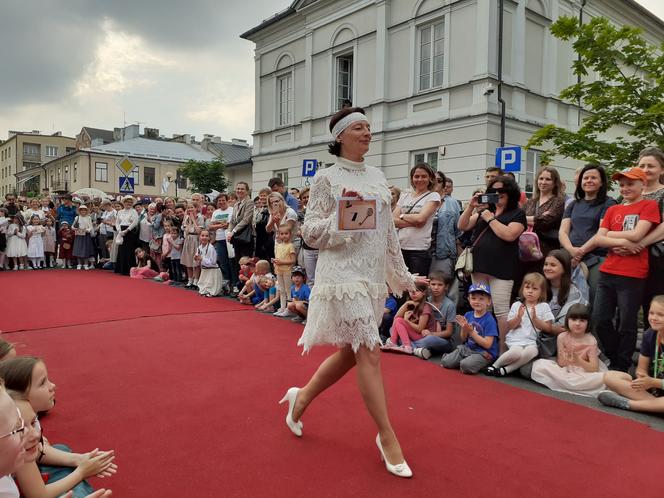 Siedlczanie mogli wsiąść w wehikuł czasu i zobaczyć ulicę Pułaskiego - Piękną sprzed stu lat