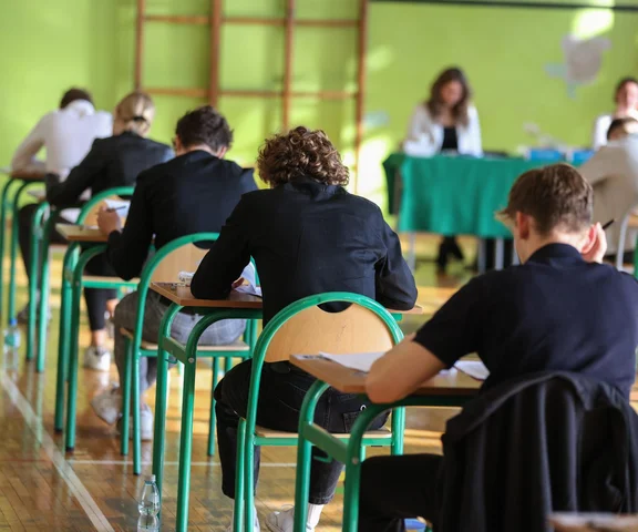 Matura polski 2025 - ODPOWIEDZI i gotowe rozwiązania arkuszy CKE!