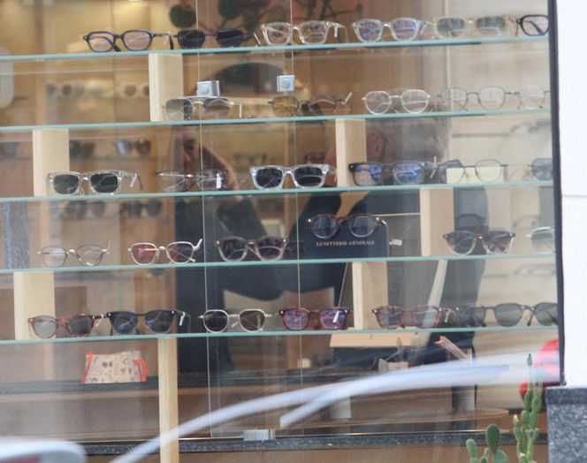 Robert Biedroń kupił okulary