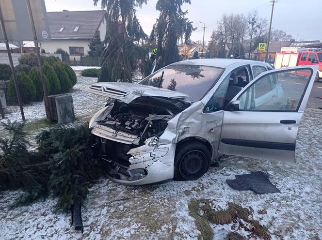 Sochocin. Fatalny wypadek ciężarówki! Zjechała z drogi i uderzyła w dom