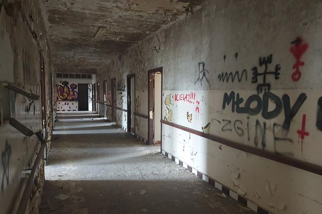 Łowcy duchów z Warszawy w opuszczonym starachowickim szpitalu