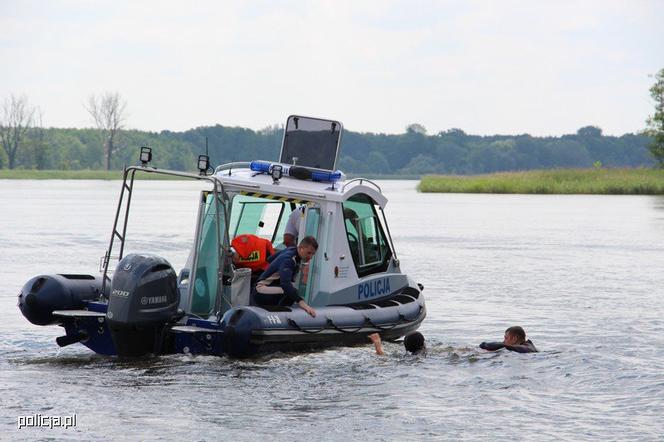 Bilans pierwszego miesiąca wakacji. Mniej wypadków na drogach, wzrost liczby utonięć 