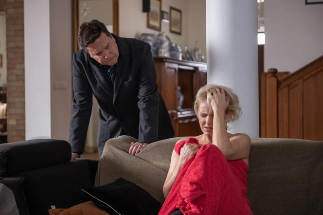 Na Wspólnej odc. 2883. Ilona Zdybicka (Anna Samusionek), Michał (Robert Kudelski)