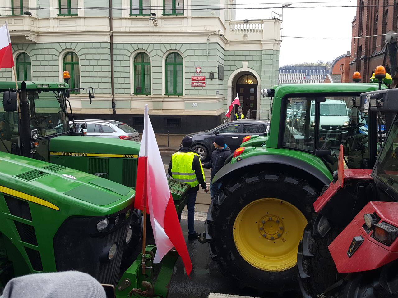 Protest rolników w Bydgoszczy. Wojewoda ma koronawirusa [AKTUALIZACJA]