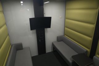 Kabiny wyciszające dla uczniów. Innowacyjne rozwiązanie w olsztyńskiej szkole