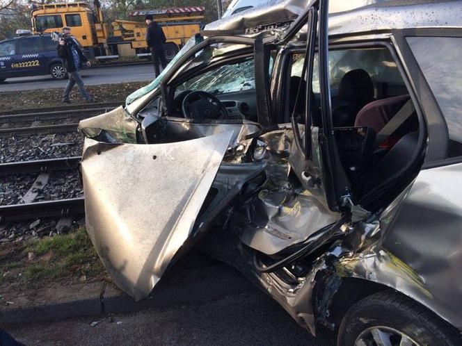 Tramwaj zderzył się z samochodem na Hetmańskiej