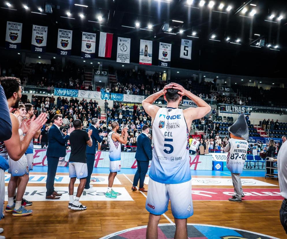 Toruń pożegnał legendę koszykówki. Polały się łzy