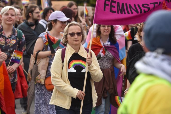 VI Toruński Marsz Równości. Przeciwnicy modlili się w centrum