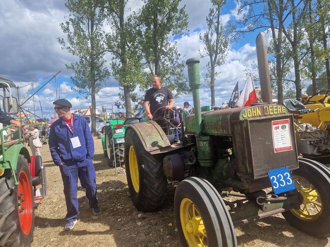 XXIII Międzynarodowy Festiwal Starych Ciągników i Maszyn Rolniczych im. Jerzego Samelczaka. Zdjęcia z parady i terenu festiwalu