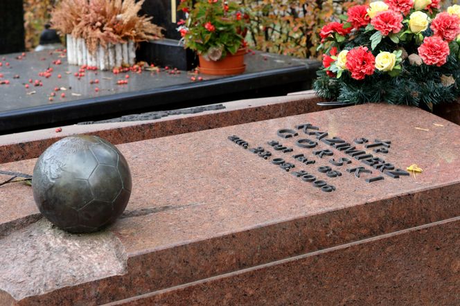 Grób Kazimierza Górskiego na Cmentarzu Wojskowym na Powązkach