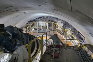 Drążenie tunelu pod Pisarzową w ramach modernizacji linii 104