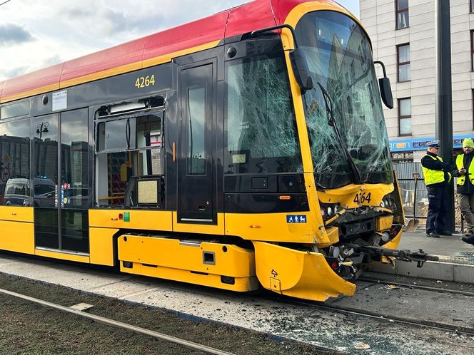 Zderzenie dwóch tramwajów w Warszawie. Wiele osób rannych