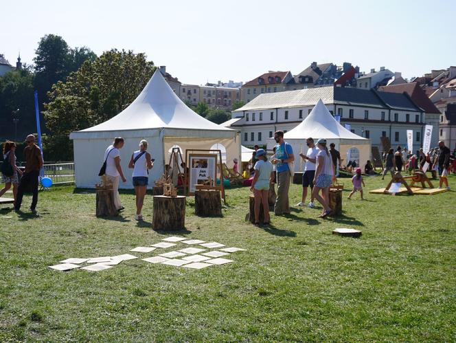 Ostatni dzień festiwalu Re:tradycja - Jarmark Jagielloński 2024. Odwiedziliśmy Błonia pod zamkiem i stoiska wystawców