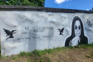Mural Ozzy'ego Osbourne'a w Warszawie