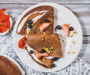 Doskonałe fit naleśniki z 3 składników. Dietetyczny przepis na śniadanie lub deser 