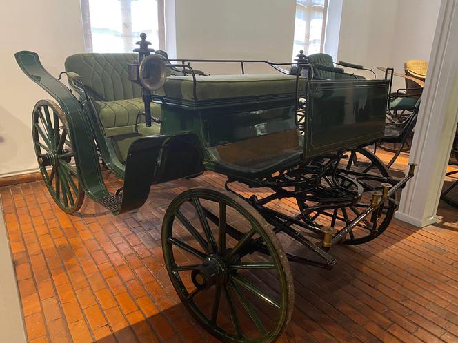 Pałac w Rogalinie zachwyca turystów. Znajduje się 20 kilometrów od Poznania 