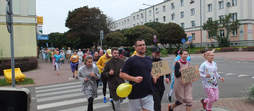 Pobiegli w piżamach przez Świdnik. Żeby dzieciom w szpitalach nie było smutno. 