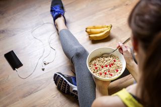 Dieta biegacza: zasady i przykładowy jadłospis dla biegacza-amatora
