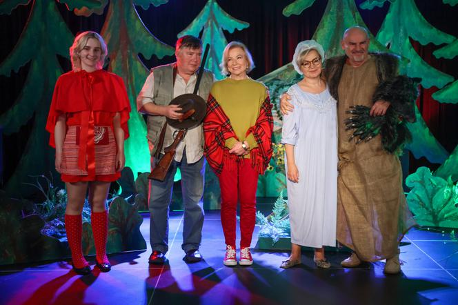 Na Wspólnej odc. 3366. Maria Zięba (Bożena Dykiel), Włodek (Mieczysław Hryniewicz), Nina (Liliana Jakubowska), Honorata (Aleksandra Konieczna), Roman (Waldemar Obłoza)