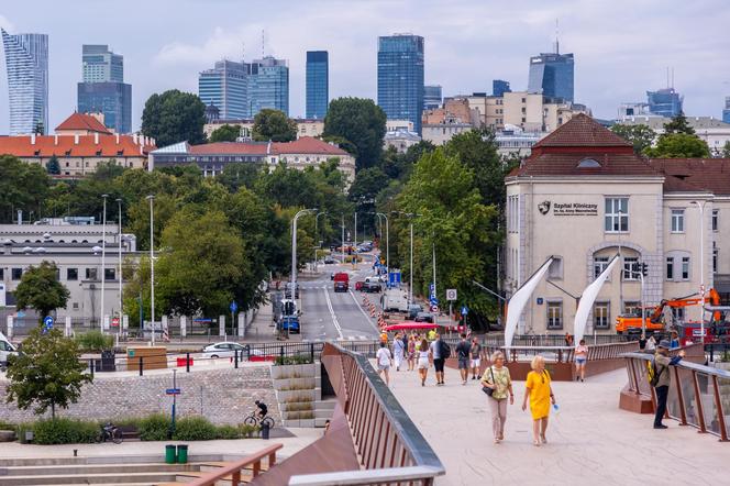 Wisłostrada. Budowa przejścia do kładki przez Wisłę