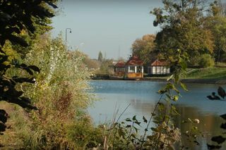 Odkrywamy tajemnice Czyżkówka z przewodnikiem Piotrem Weckwerthem. Chodźcie nad akwedukt!