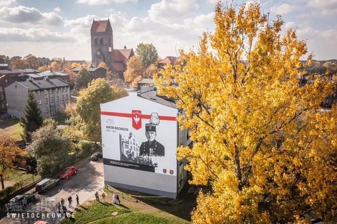 W Świętochłowicach odsłonięto mural poświęcony Wiktorowi Wiechaczkowi