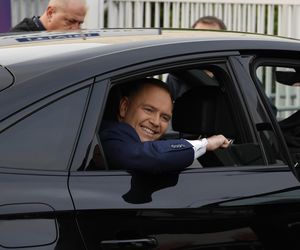 Karol Nawrocki przyjechał do TVP. Symboliczny gest i mocne wsparcie z zaplecza